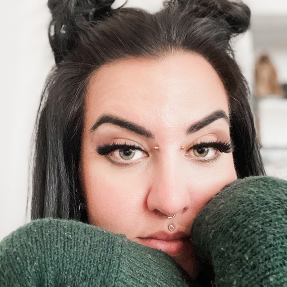 Meet your Posher, Sandra - Picture 1 of 1